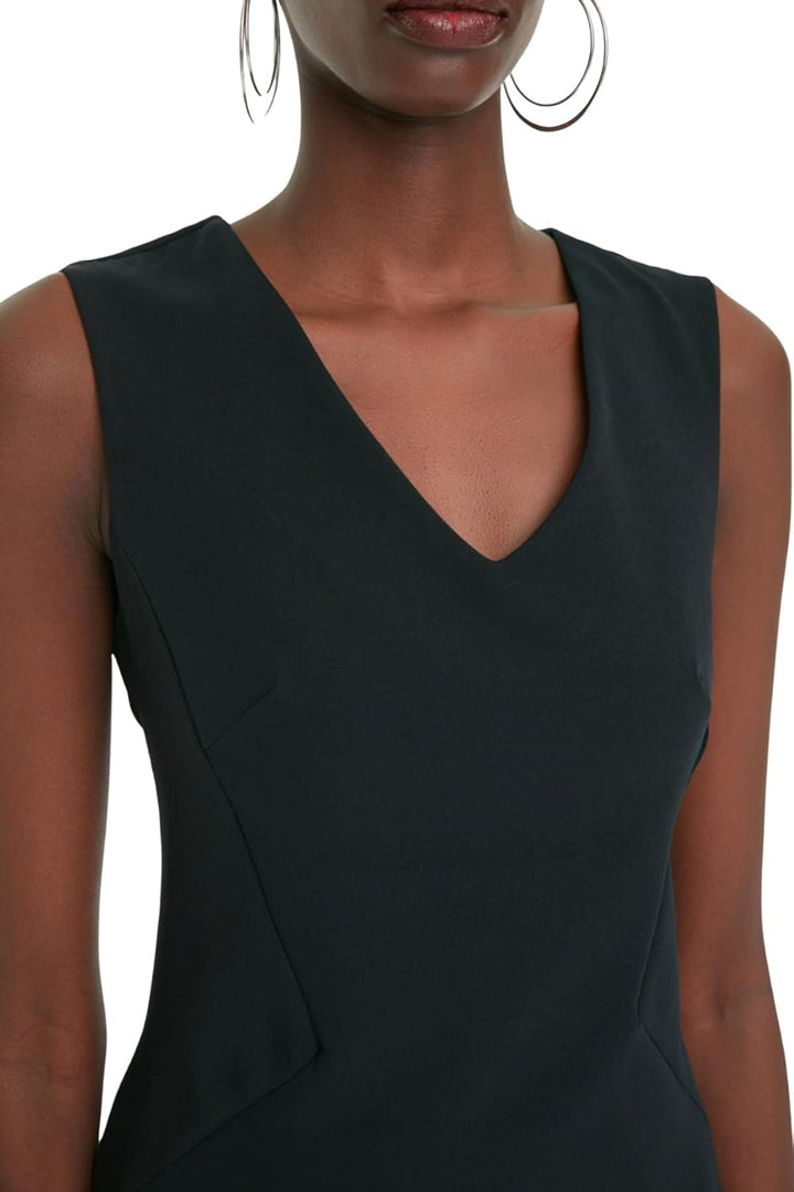 TRENDYOL Damen V-Ausschnitt Basic Kleid Dress 34 Schwarz, 34 Schwarz