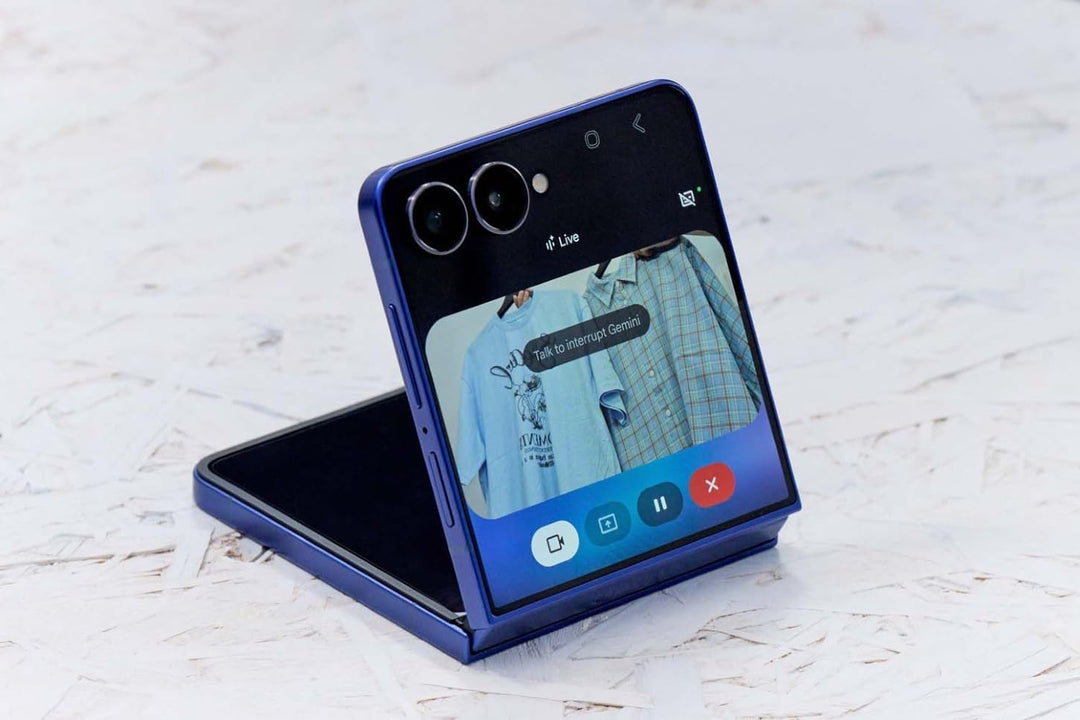 Samsung Galaxy Z Flip7 AI Smartphone mit Galaxy AI, KI-Handy mit Android, Faltbares Design, Infinity