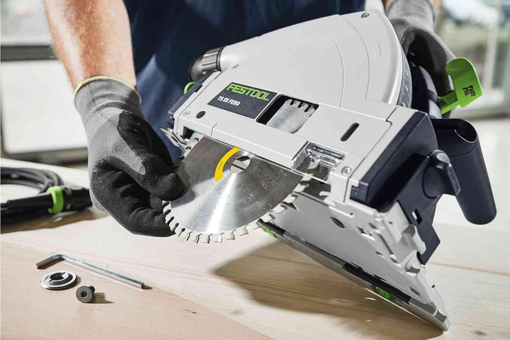 Festool Tauchsäge TS 55 FEBQ-Plus (mit Kreissägeblatt, Splitterschutz, Sichtfenster, Innensechskants