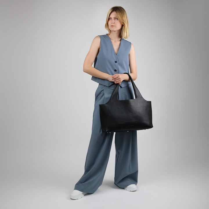 FEYNSINN BERLIN elegante Handtasche mit langen Henkeln NEA aus Nappa-Leder I Henkeltasche gross Lapt