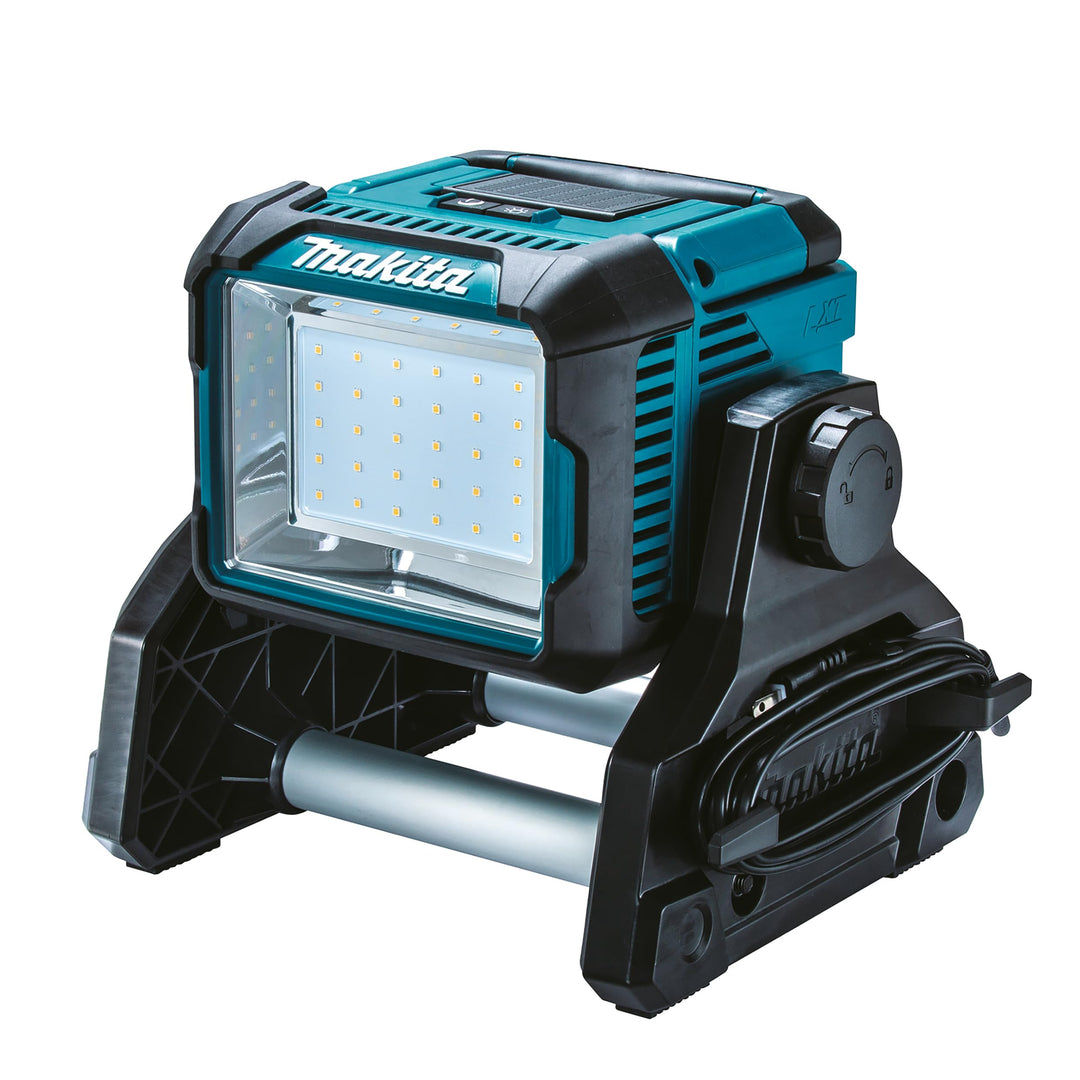 Makita DML811 LED-Baustrahler 14,4V-18V, 230V (ohne Akku & Ladegerät), max. 3000 Lumen, 3 Helligkeit