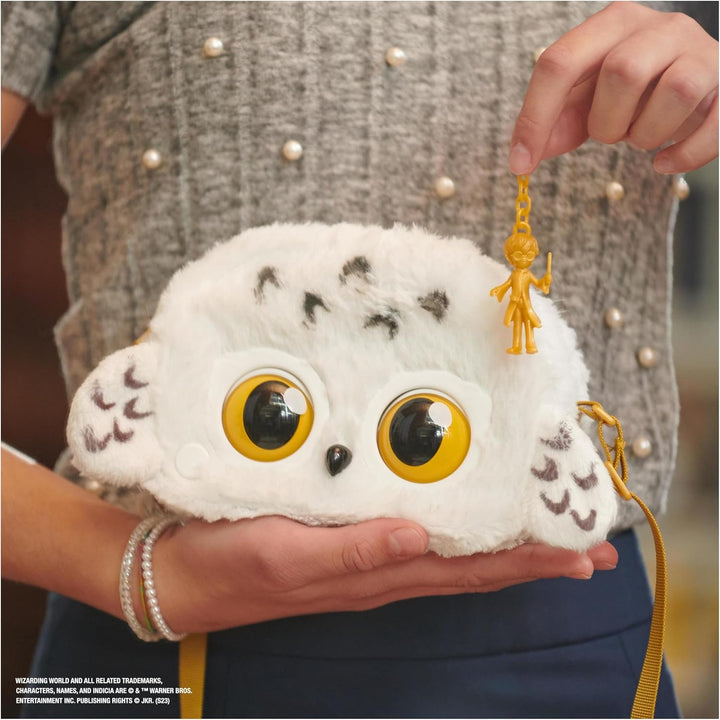 Wizarding World Harry Potter Hedwig Purse Pets, interaktive Eulen-Umhängetasche mit mehr als 30 Gerä