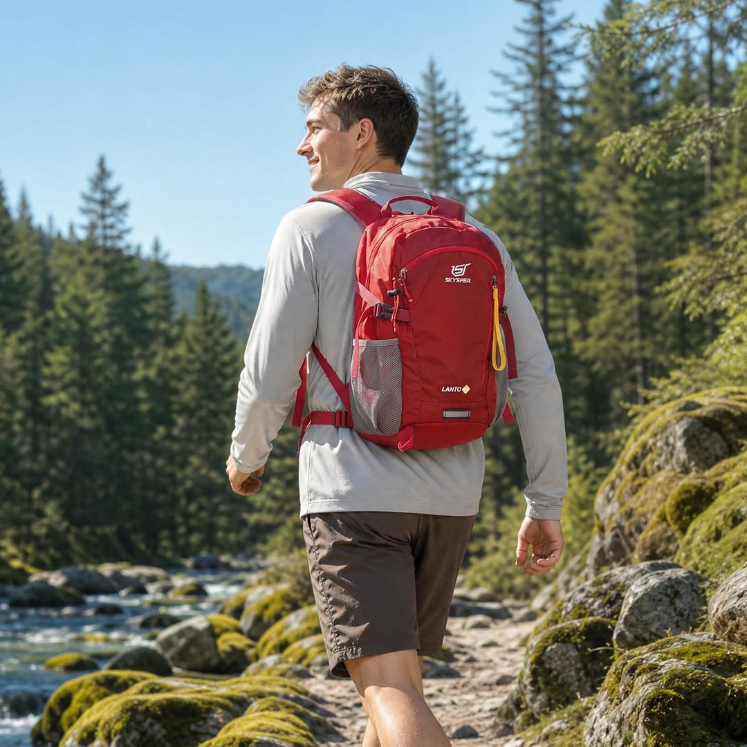SKYSPER Leicht Wanderrucksack Klein Rucksack mit Rückenbelüftung Trekkingrucksack aus atmungsaktivem