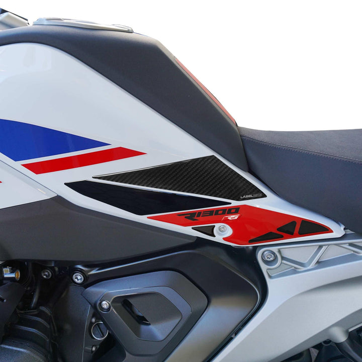 LABELBIKE 3D Motorrad Tankaufkleber kompatibel mit BMW | R1300RS, Seitenschutz aus Kunstharz, kratzf
