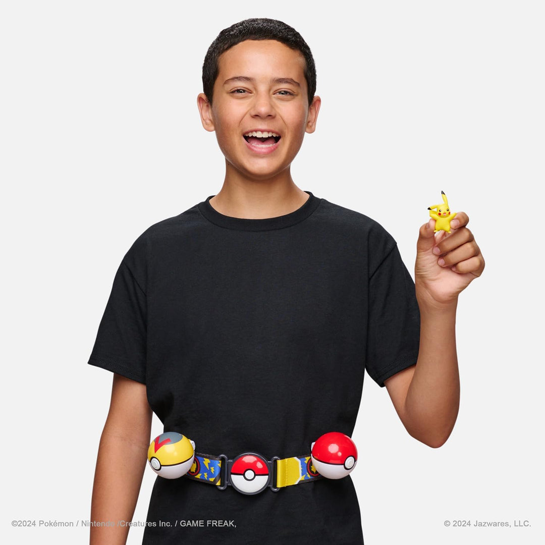 Bandai - Pokémon – Gürtel Clip 'N' Go Pikachu Pokémon Day – 1 Gürtel, 2 Poké-Balls und 1 Pikachu-Fig