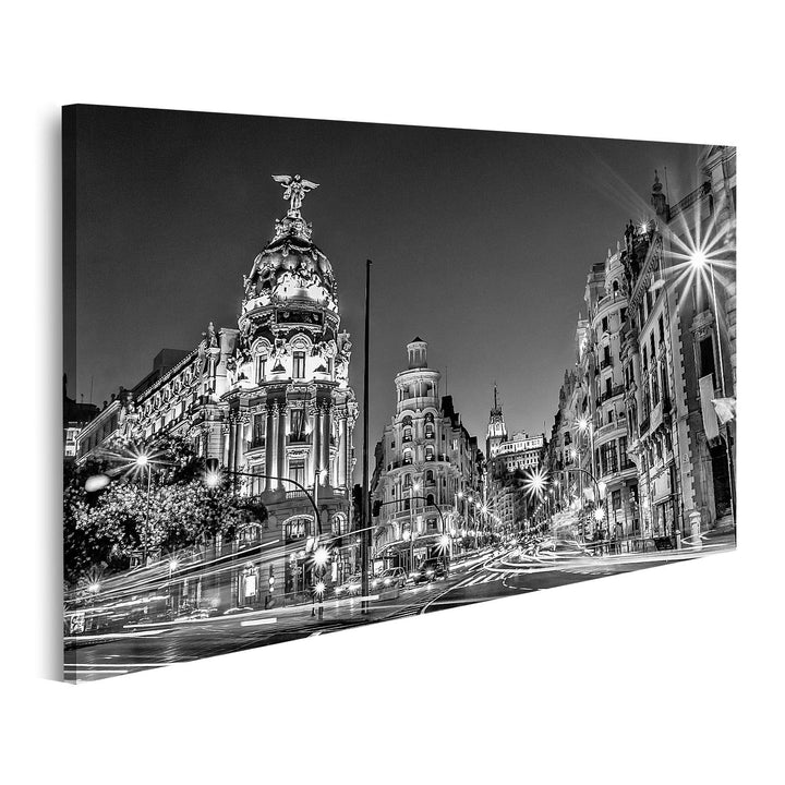 islandburner Bild auf Leinwand Rays of Traffic Lights On Gran Via Street Main Shopping Street In Mad