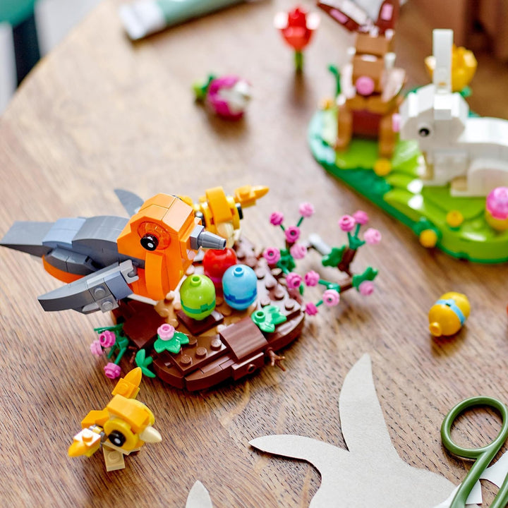 LEGO Creator Vogelnest Set, Spielzeug zum Bauen für Kinder ab 9 Jahren, Mädchen und Jungen, mit 3 Sp