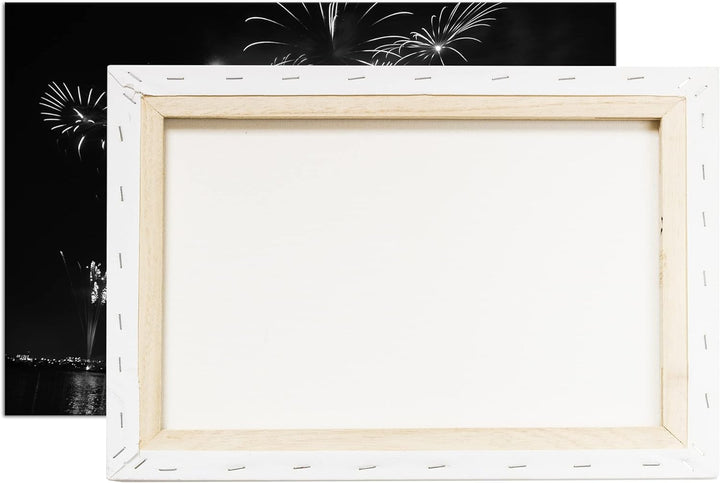 aufsteigendes Feuerwerk in der Nacht Effekt: Schwarz&Weiss,Format: 80x60 als Leinwandbild, Motiv fer