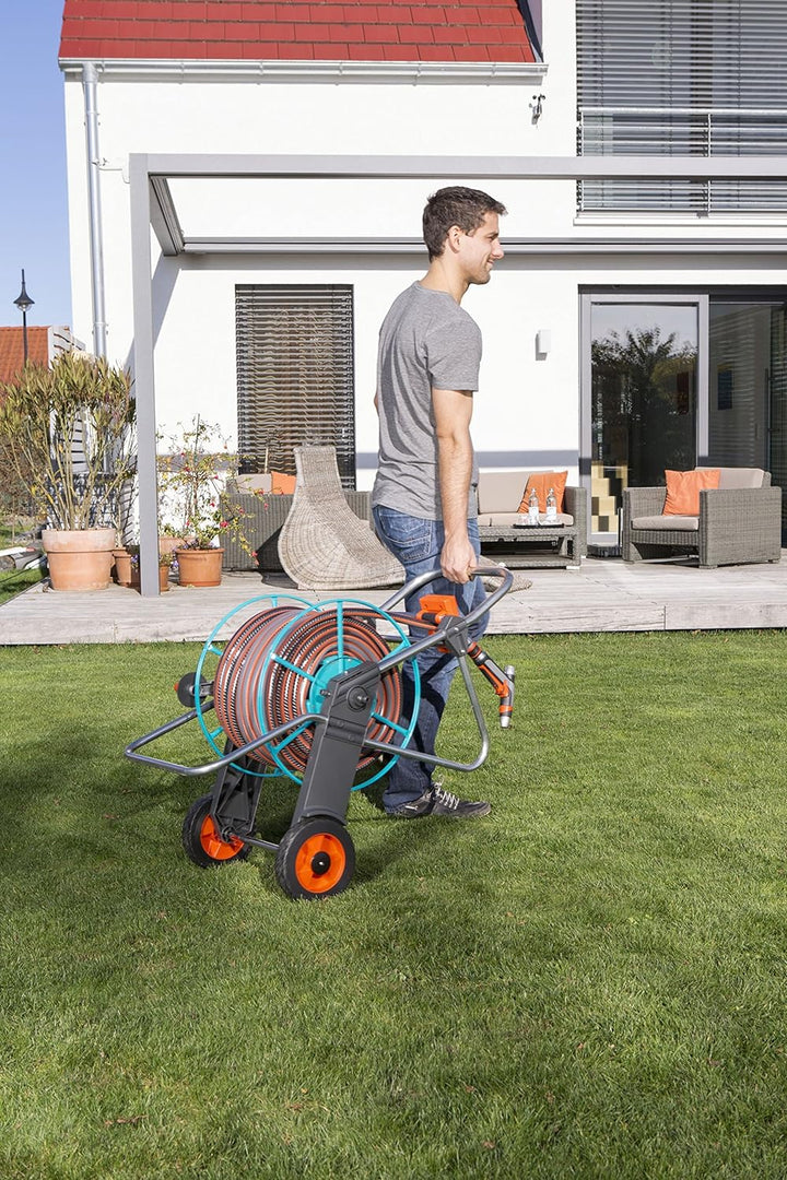 Gardena Metall Schlauchwagen 100: Stabile, beschichtete Schlauchtrommel, abgewinkelter Schlauchansch