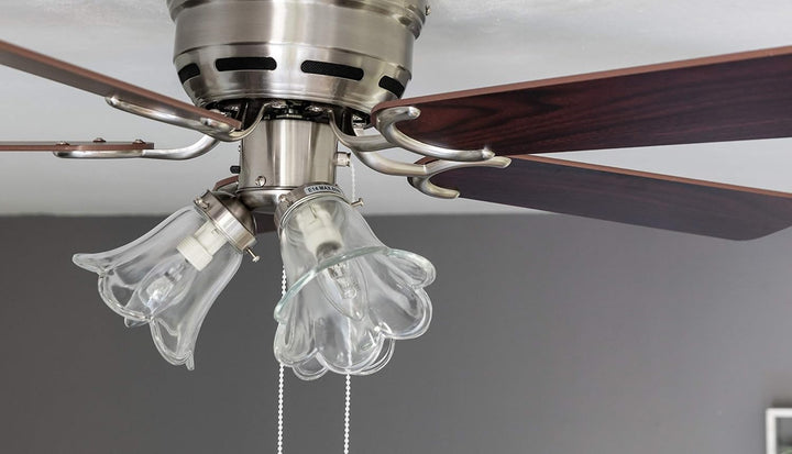 Pepeo - Kisa Deckenventilator mit Beleuchtung | Ventilator mit Zugschalter in Silber mit Wendeflügel