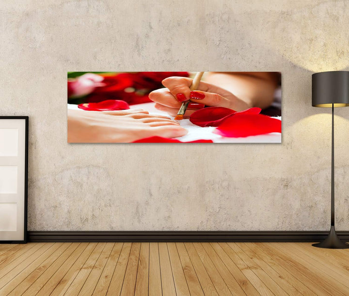islandburner Bild auf Leinwand Frau Nagelstudio Pediküre Roter Nagellack Bilder Wandbilder Poster Le