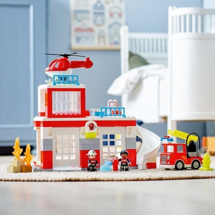 LEGO 10970 DUPLO Feuerwehrwache mit Hubschrauber, Feuerwehr-Spielzeug aus Bausteinen für Kleinkinder