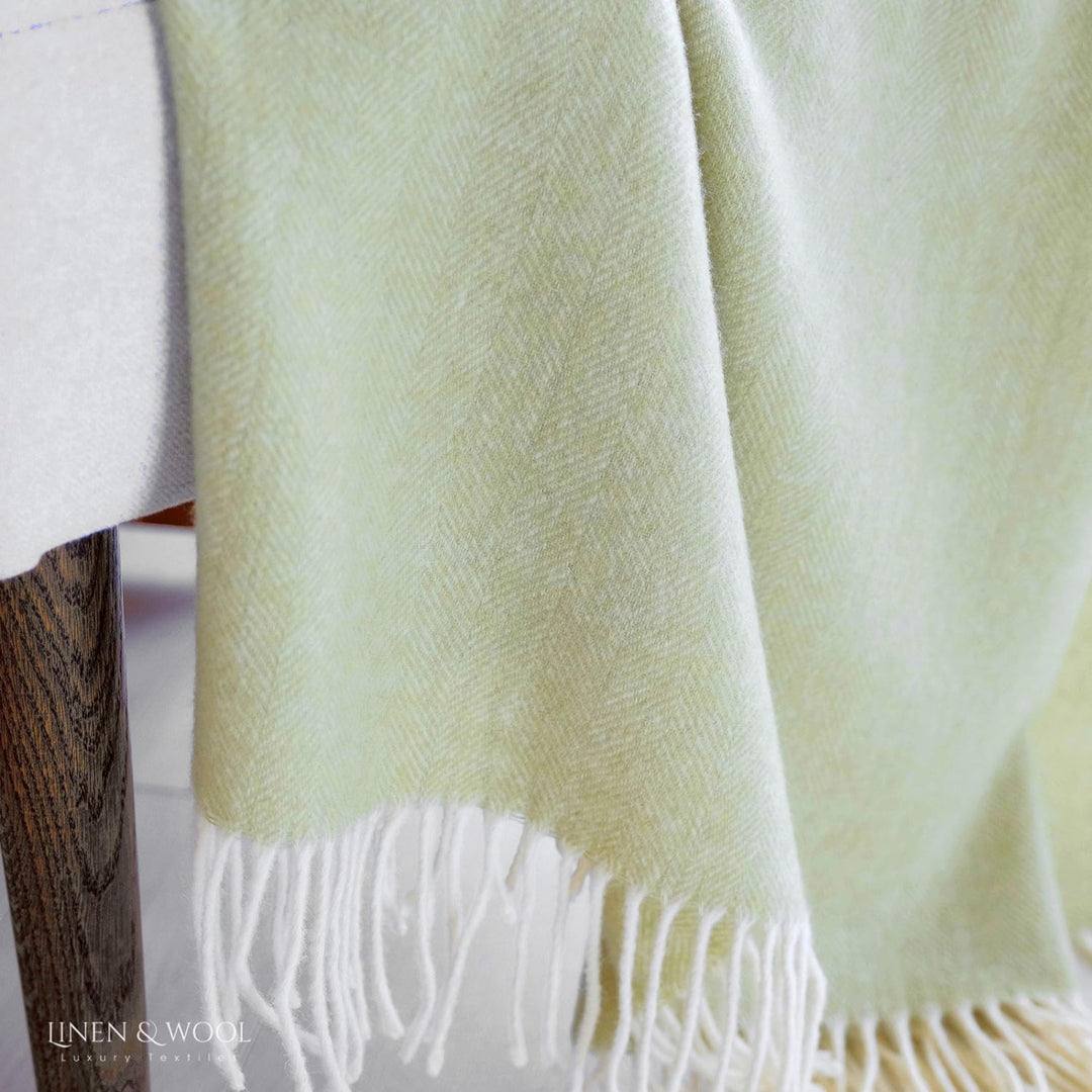 Linen &amp; Cotton Klassische Decke Wolldecke Merino Wolle Wohndecke Kuscheldecke STONEWOLD mit Fischgrä