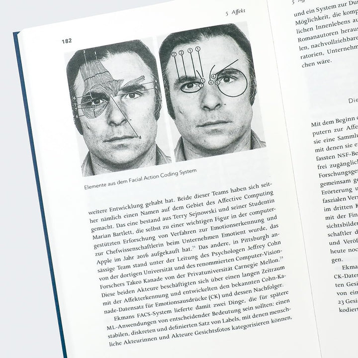 Atlas der KI: Die materielle Wahrheit hinter den neuen Datenimperien, Gebundenes Buch