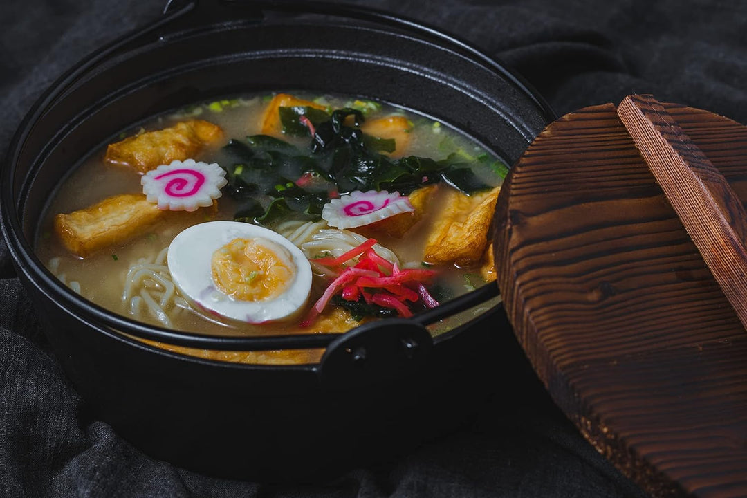 KitchenCraft World of Flavours Japanischer Kochtopf mit Holzdeckel, Gusseisen, Hot Pot, Sukiyaki, 1,