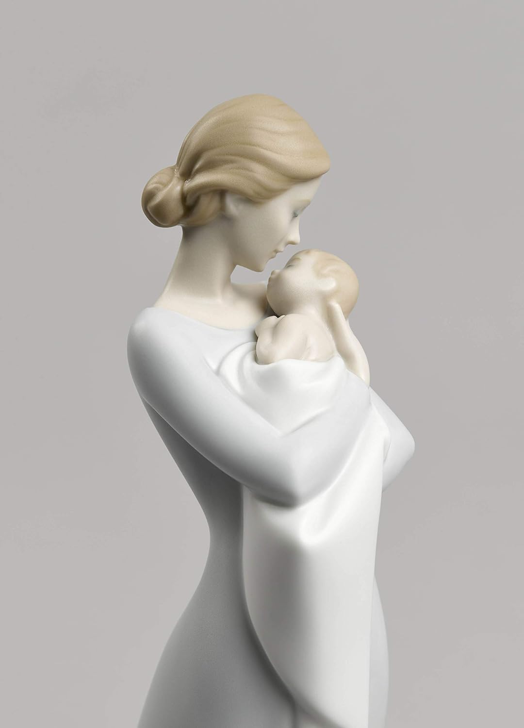 LLADRÓ Figur Umarmung Einer Mutter. Mutter. Porzellan.