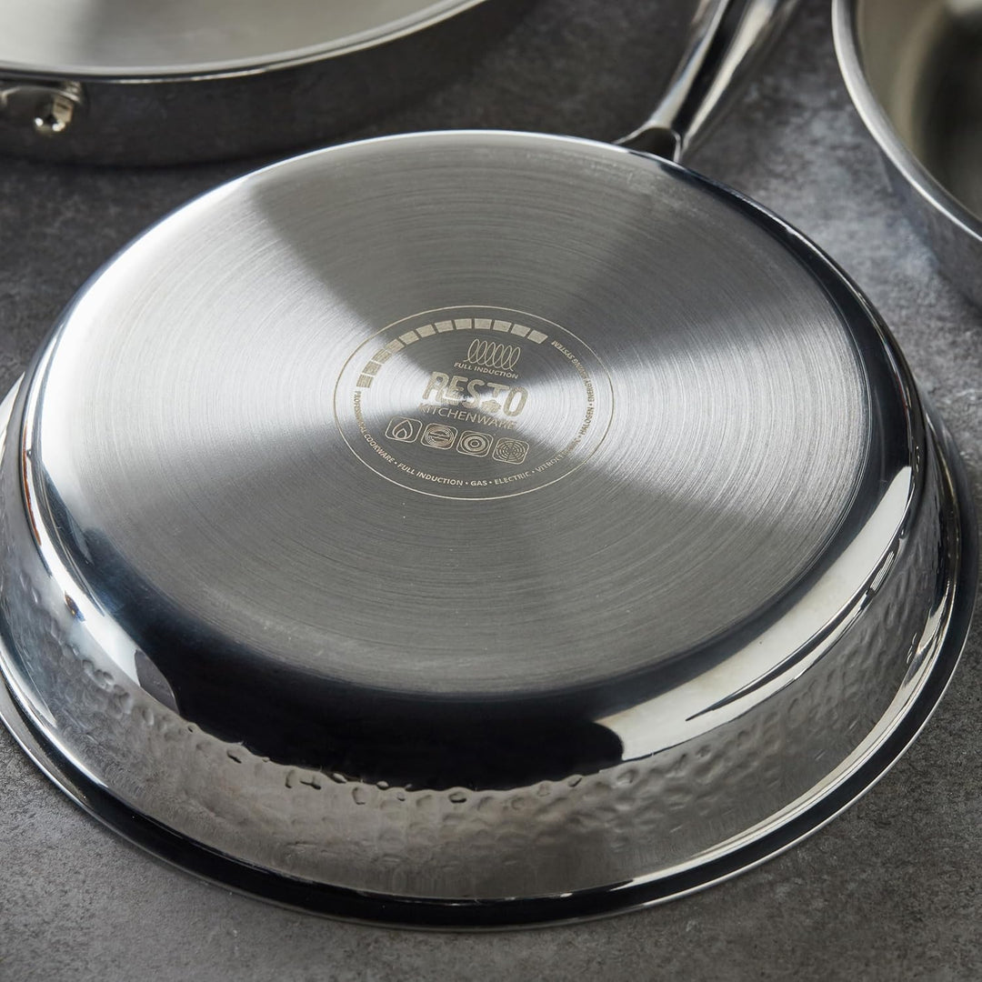 RESTO Universalpfanne 24 cm, Bratpfanne aus Edelstahl - Pfanne mit dreilagiger Basis, Energieeinspar