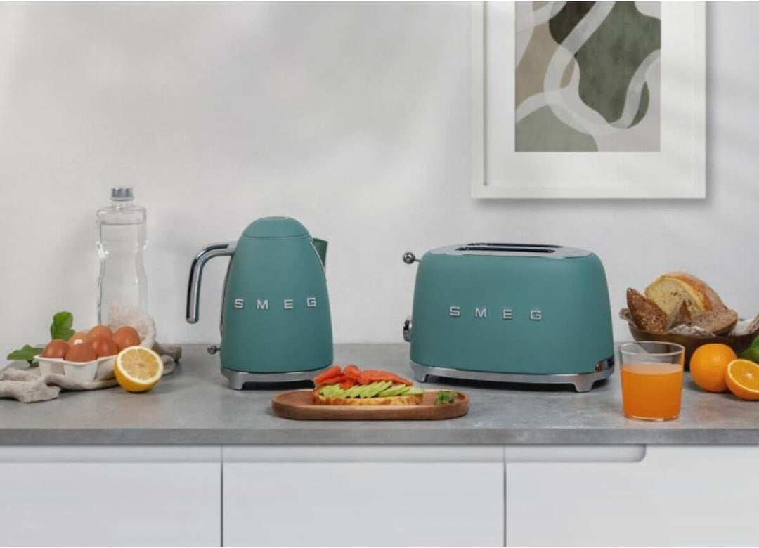 Smeg KLF03EGMEU kettle Smaragdgrün, Ästhetik im Stil der 50er years