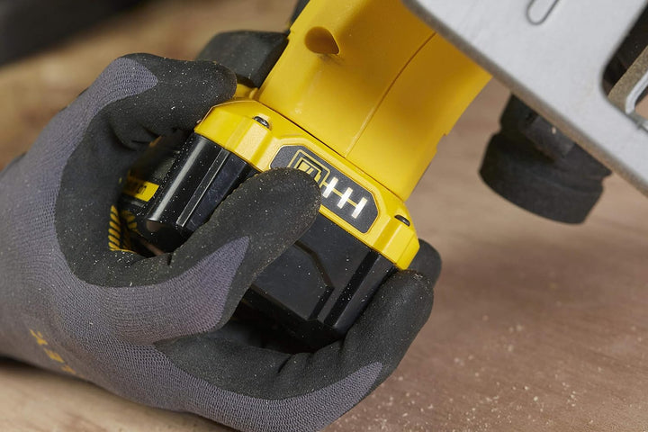 Stanley FatMax 18V Akku-Handkreissäge SFMCS500M2K (4.0 Ah, werkzeuglose Schnitttiefen- und Winkelein