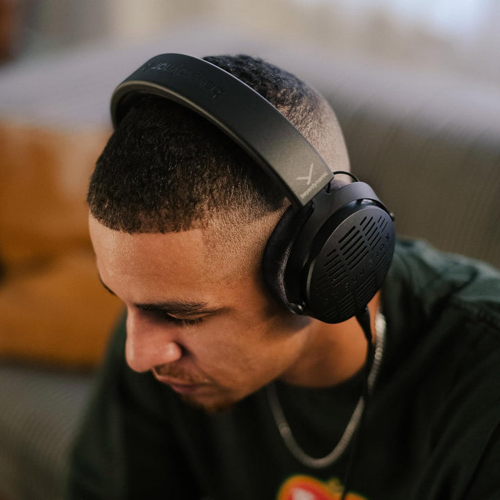 beyerdynamic DT 900 PRO X Offener Studio-Kopfhörer mit STELLAR.45 Treiber für Mixing & Mastering an