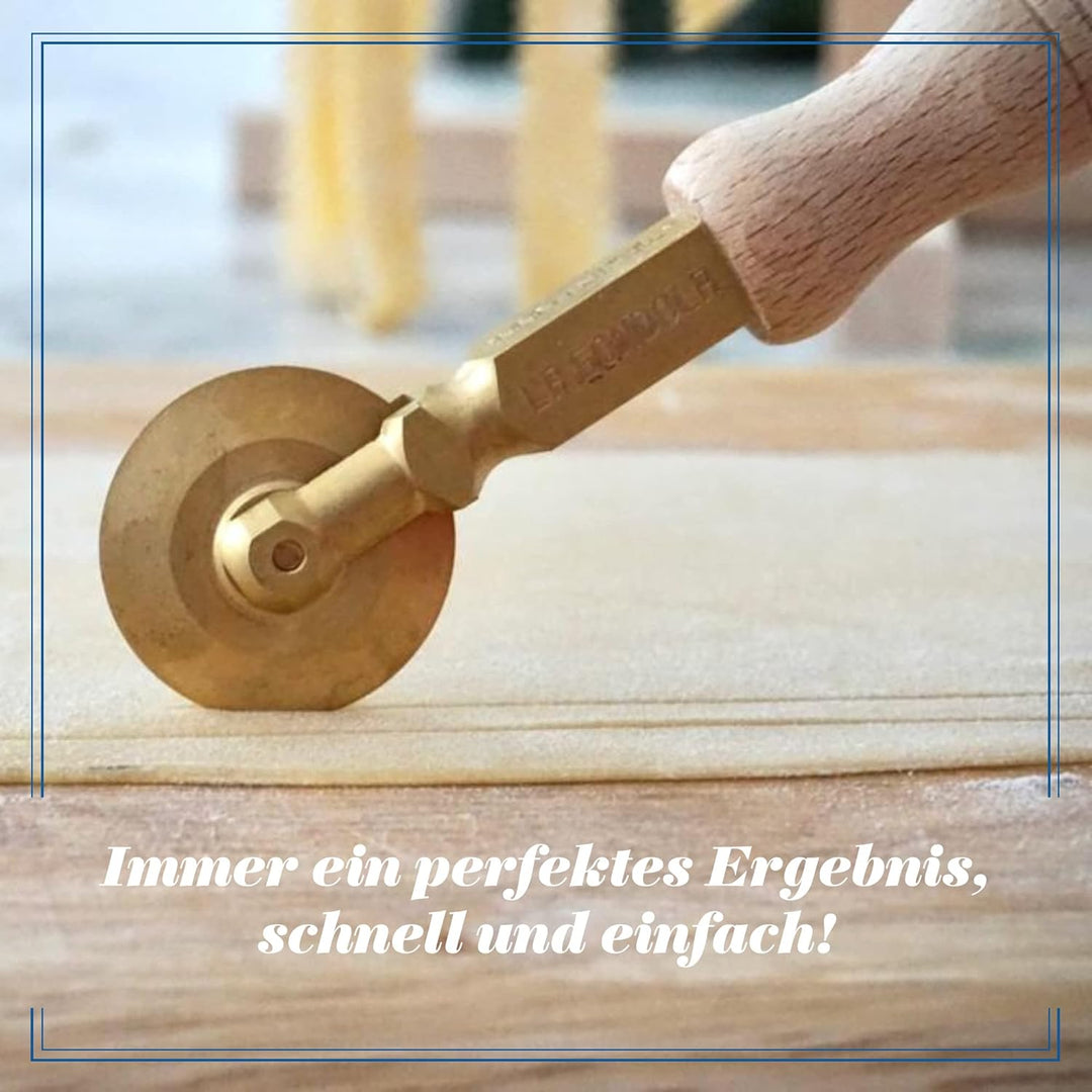 La Gondola Set mit 2 Teigrädchen - Gewelltes & Glattes Räder | Nudelwerkzeug | Messing & Naturholz |