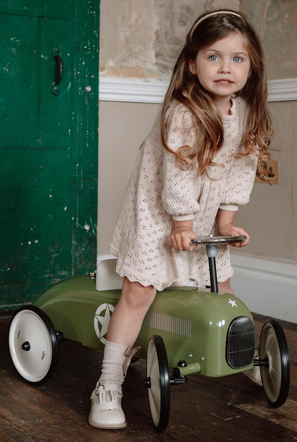Vilac - Autoträger Vintage – Khaki – Spielzeug für Kinder oder Heimdekoration – Lenkrad – aus schick