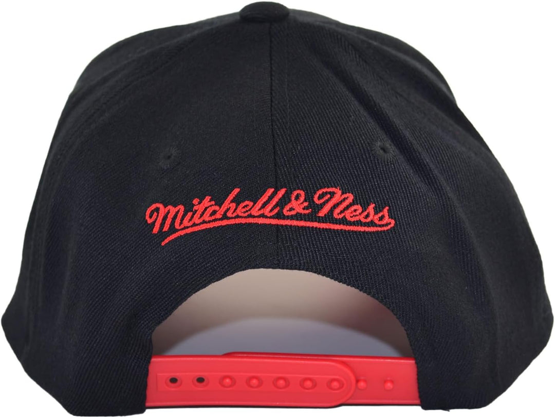 Mitchell & Ness NHL Team 2 Tone Snapback Cap CR Update Chicago Blackhawks Black/red