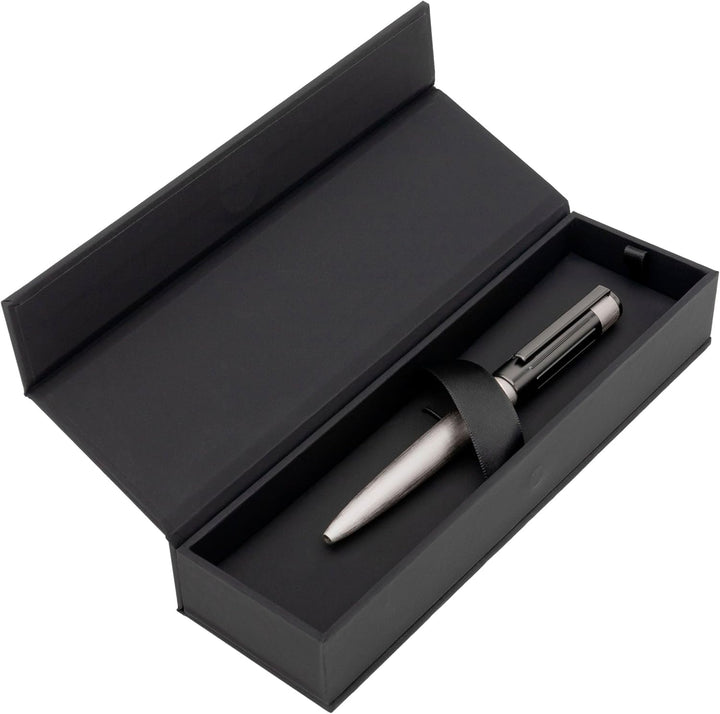 Hugo Boss Gear Ribs Kugelschreiber aus Messing und Aluminium in der Farbe Chrome, Länge: 13,8cm, Min
