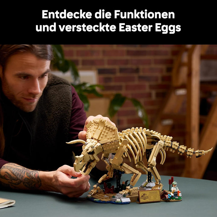 LEGO Jurassic World Dinosaurier-Fossilien: Triceratops - Modellbau für Erwachsene mit der Minifigur