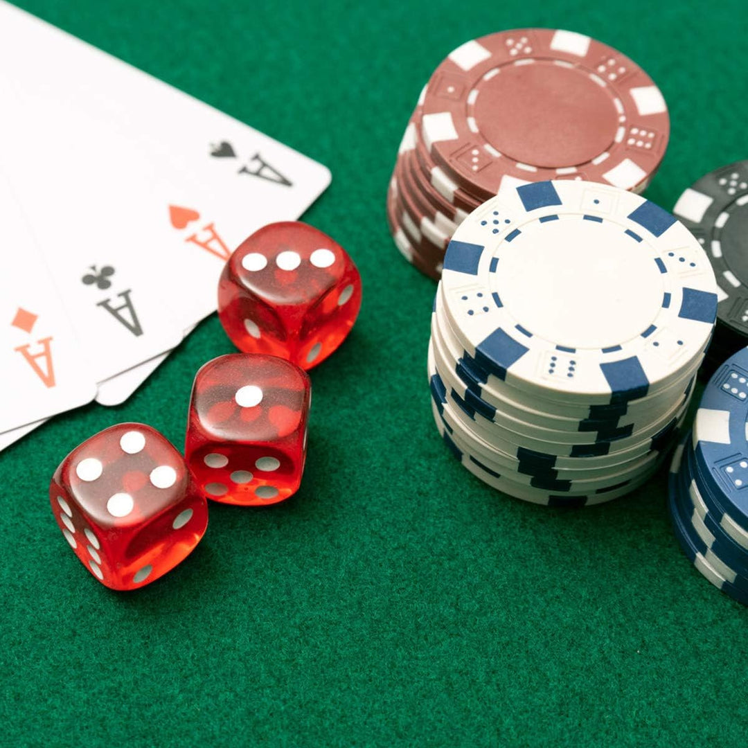 GOPLUS Pokerset mit 500 Chips, Pokerkoffer aus Alu, Poker Set mit 2 Kartendecks, 5 Würfel, Spielmatt