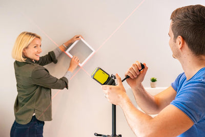 RYOBI batteriebetriebener Kreuzlinienlaser RBCLLR1 (15m, Selbstnivellierung 3°, Laserwellenlänge 520