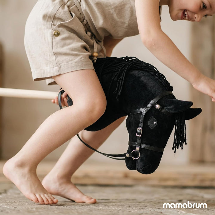 mamabrum Hobby Horse Schwarz Steckenpferd Kinder 68 cm | Steckenpferd mit Holzstab, abnehmbarem Zaum