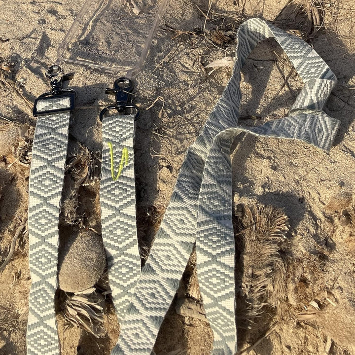 NOOMYA® Premium Fashion Handykette | Set Handyhülle iPhone 13 Mini & Handyband Sea Salt | Handygurt