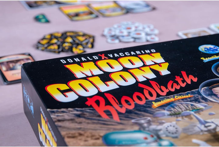 Rio Grande Games: Moon Colony Bloodbath – Strategie-Kartenspiel, Überleben im Weltraum, Motorenbau,
