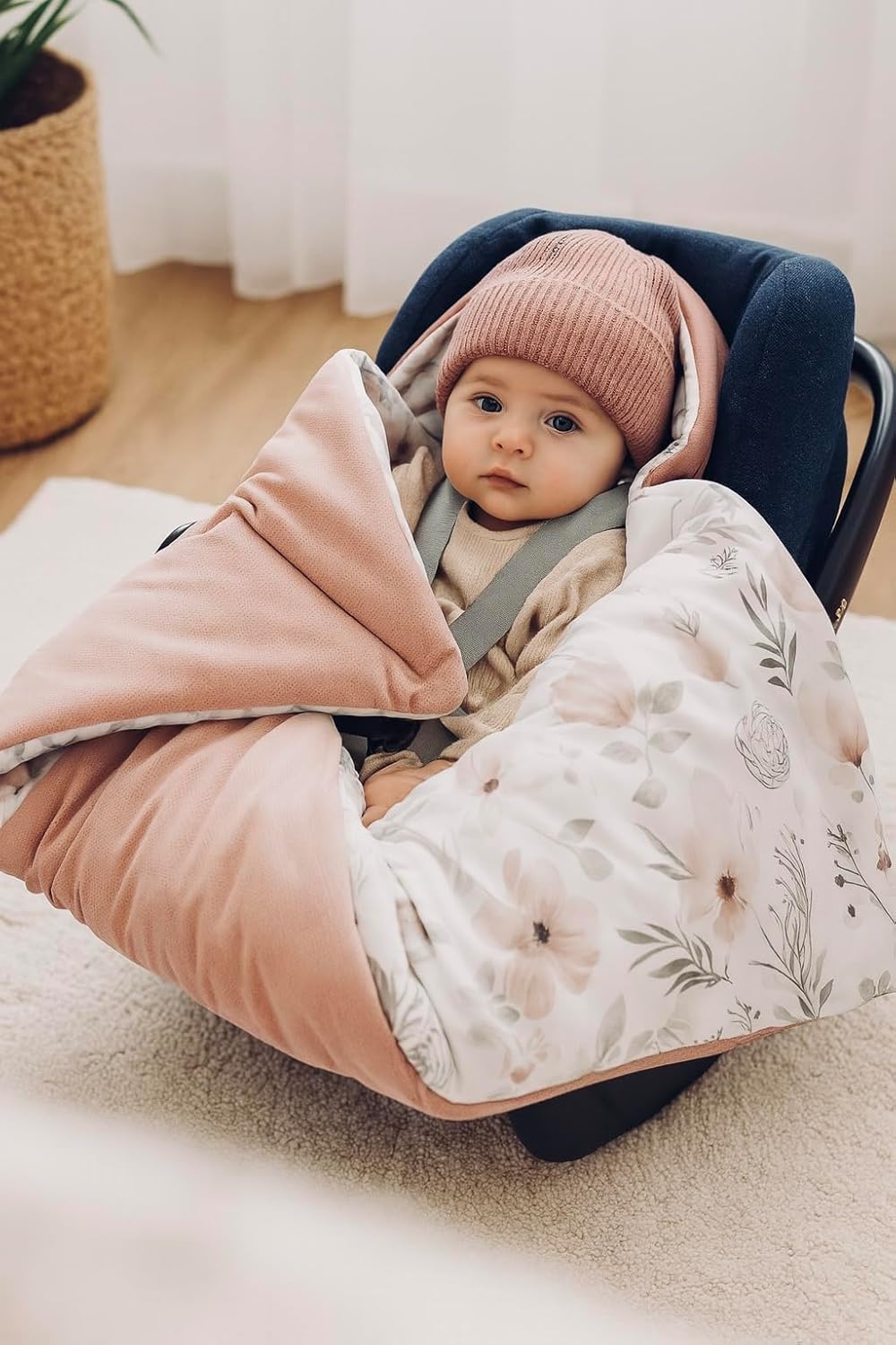 BABEES© Wattierte Einschlagdecke mit Füllung für Babyschale Autositz, Universal,V warm Minky VBaby D