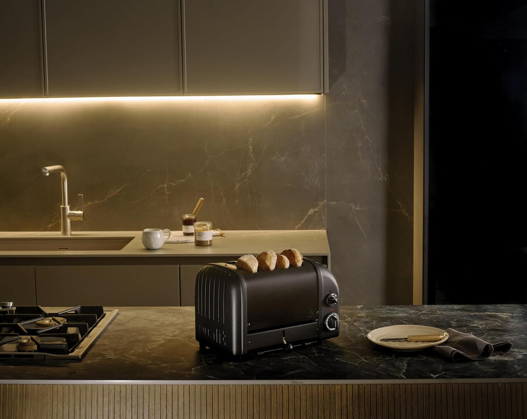 Dualit NEWGEN Premium Toaster 4 Scheiben Schwarz, handgefertigter Edelstahl Toaster Retro, ProHeat®-