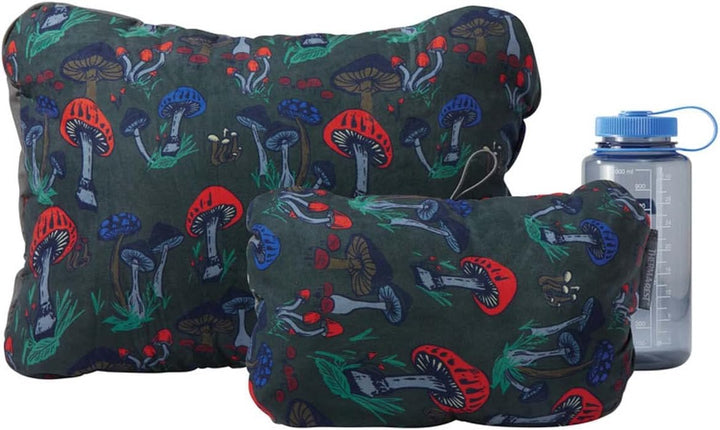 Therm-a-Rest Cinch Komprimierbares Kissen Large grün/bunt L (38 x 56 x 18 cm) Funguy Print, L (38 x
