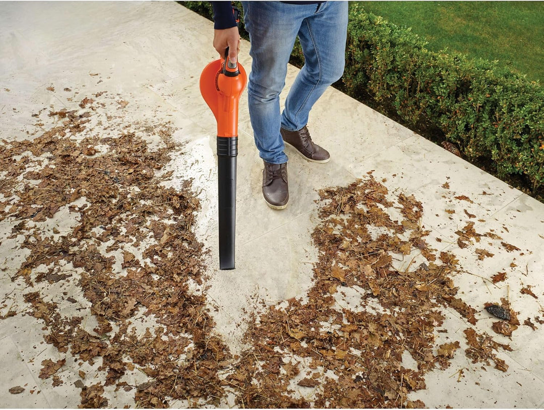 Black+Decker Akku-Laubbläser GWC1820PCB (18 Volt, bis zu 209 km/h Blasgeschwindigkeit, entfernt mühe