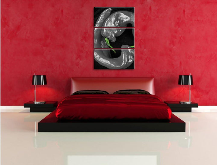 Pixxprint scharfe Chilischoten als Leinwandbild/Grösse: 3 Teilig (120x80) / Wandbild/Kunstdruck/fert