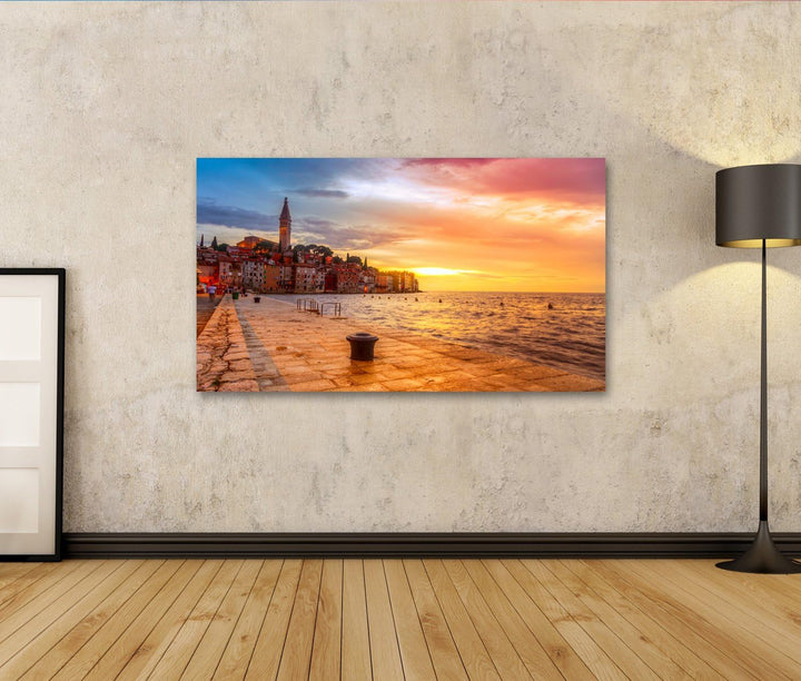 Bild auf Leinwand Schöner Sonnenuntergang in Rovinj an der Adriaküste Kroatiens. Wandbild Poster Lei