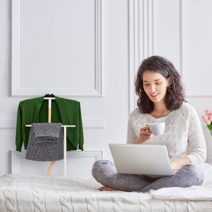 Relaxdays Herrendiener, für Anzug & Hose, Holz Metall Mix, Schlafzimmer, Kleiderbutler, HBT 107 x 48