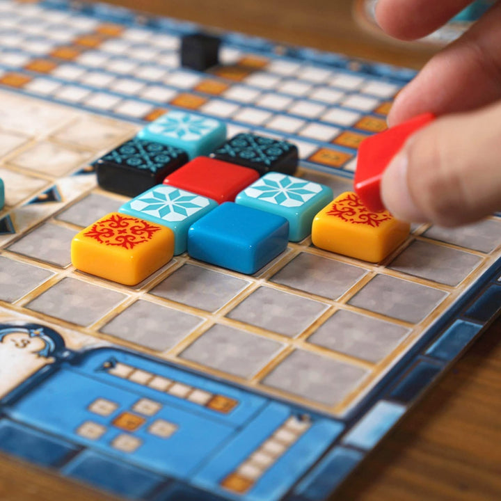 Asmodee | UNBOX NOW | Next Move Games | Azul | Grundspiel | Familienspiel | Spiel des Jahres 2018 |