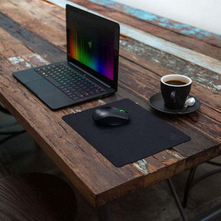 Razer Goliathus Speed (klein) Gaming-Mauspad: Glatte Gaming-Matte – rutschfeste Gummi-Unterseite – t