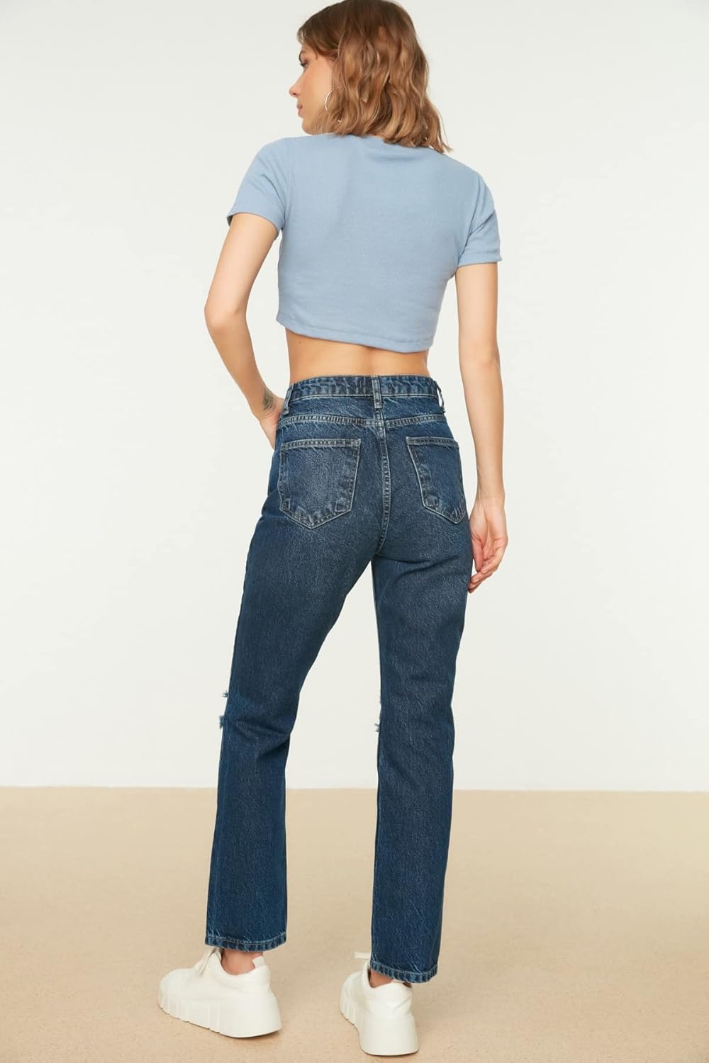 TRENDYOL Damen Zerrissene Detaillierte Hohe Taille-Bootcut Jeans, 34