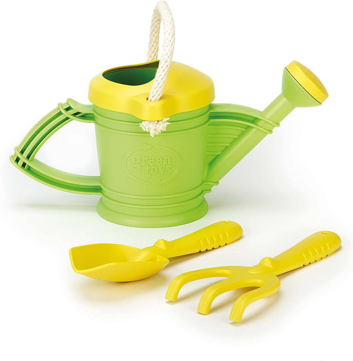 Green Toys 8601111 Giesskanne inkl. Harke und Schaufel, Spielzeug für Garten, Sandkasten und Strand,