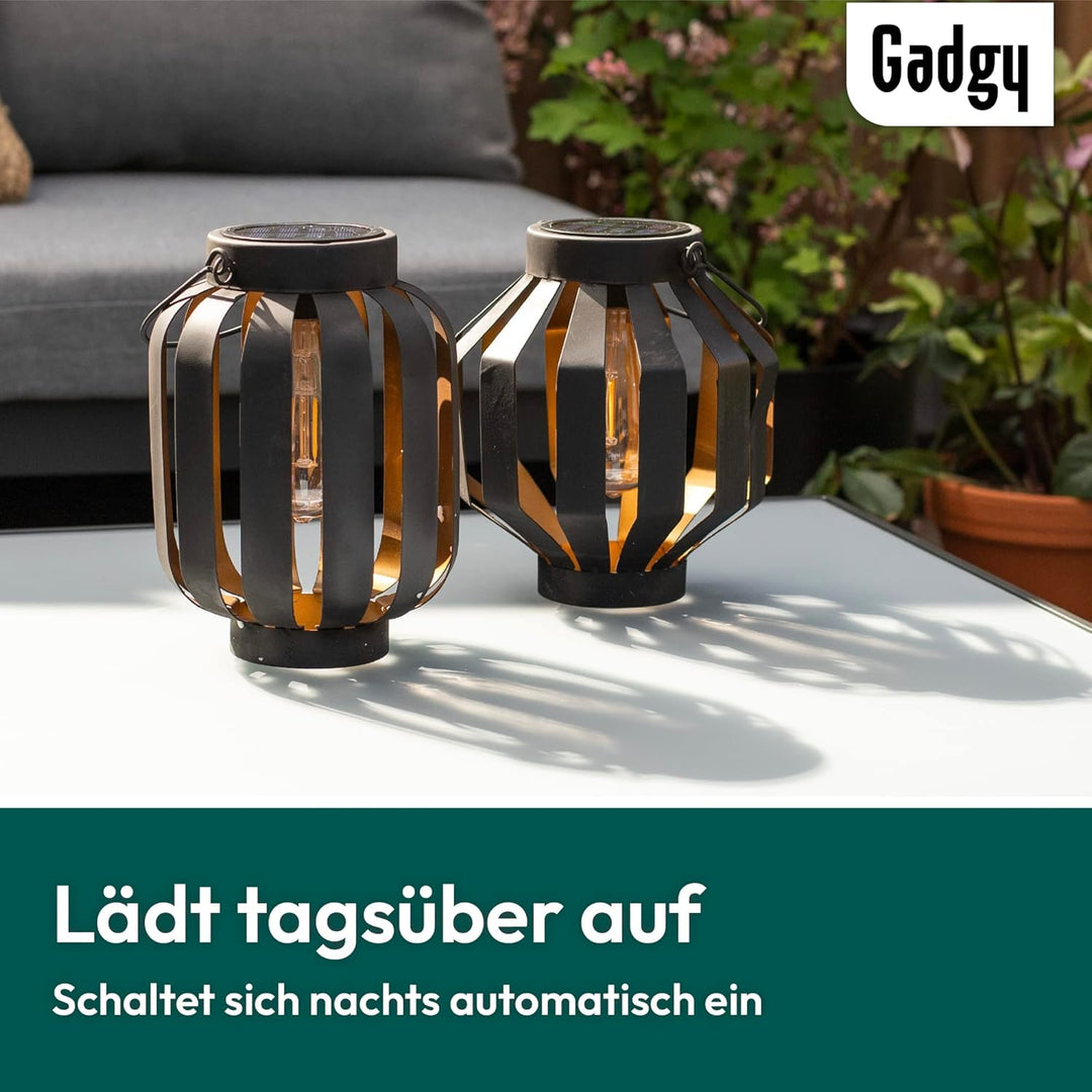 Gadgy Solarlampen für Aussen Hängend | 2 Stück | Schwarz/Gold Metal | Solar-Laternen mit LED-Glühbir