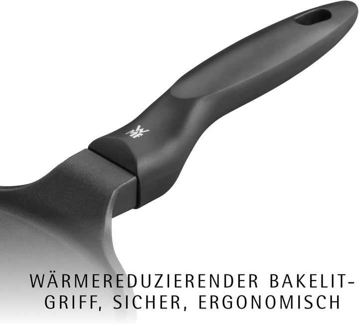 WMF Devil Crepe Pfanne Induktion 27 cm, Crepes Pfanne, Pfannkuchenpfanne mit Teigverteiler und Holzs
