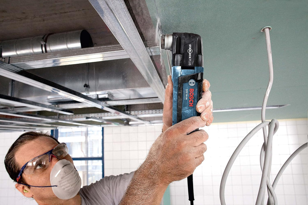 Bosch Professional Multi-Cutter GOP 30-28 (Starlock-Werkzeugaufnahme, 300 Watt, inkl. 1x StarlockPlu