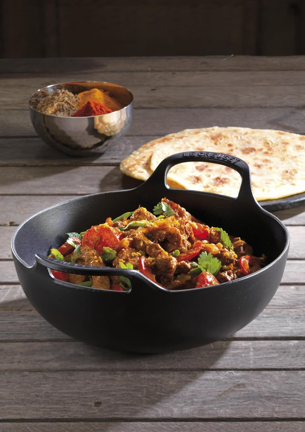 Le Creuset Balti Dish aus Gusseisen, 24 cm, 2,7 Liter, Schwarz matt, 20142240000460, Schwarz Matt