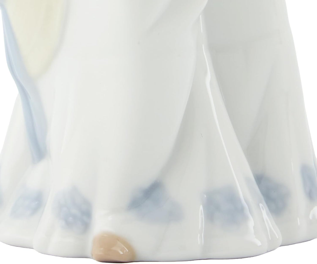 NAO Porcelain by Lladro Together IN The Countryside (Girl Holding Puppy Dog) 2001433